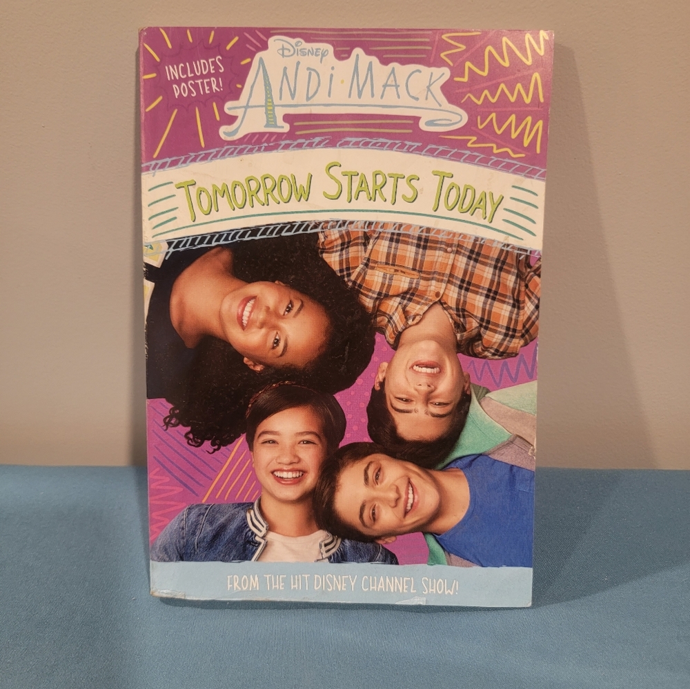 Book - Disney Andi Mac